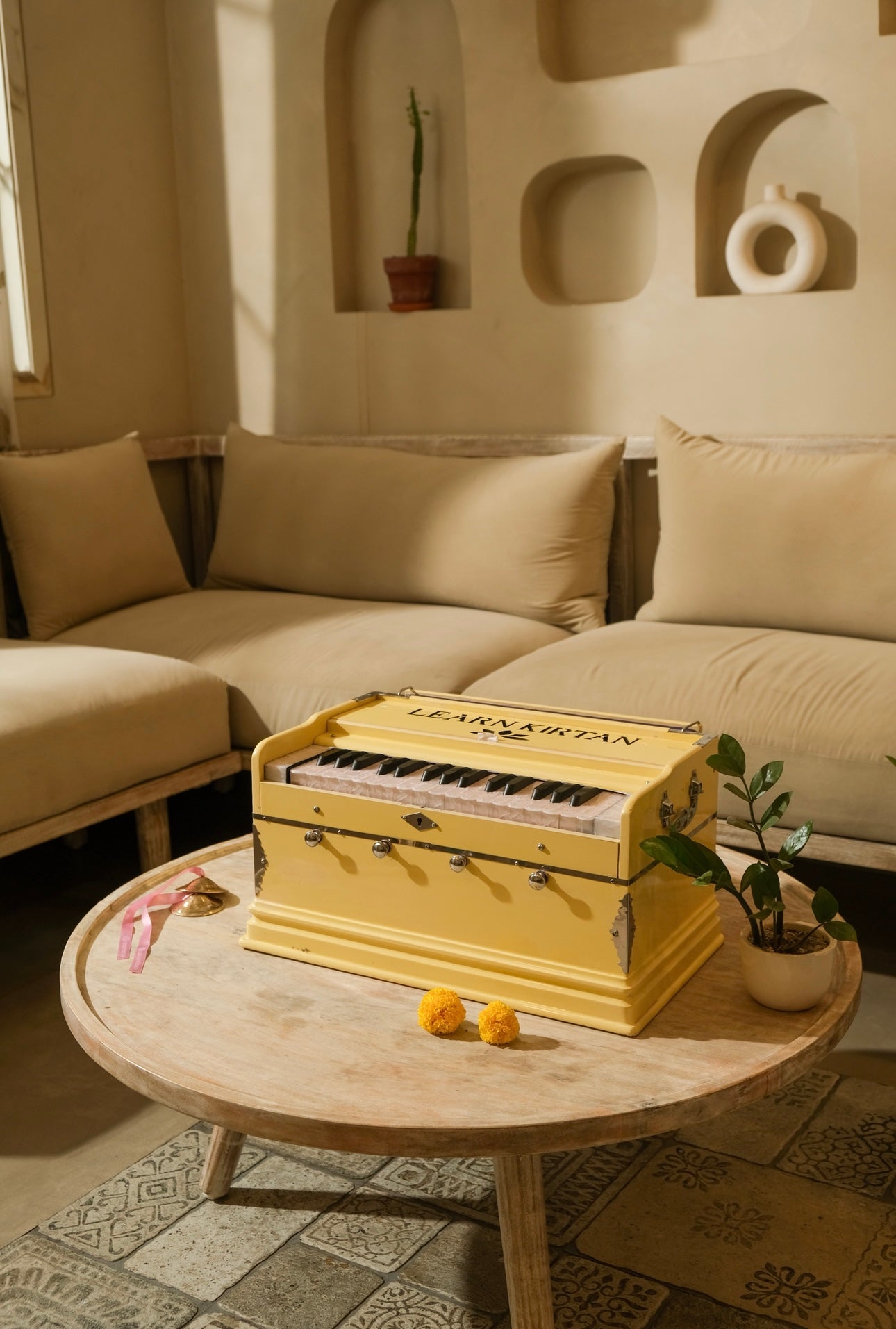 Buttercream Mini Harmonium